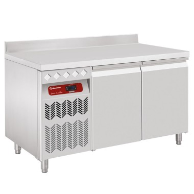 DIAMOND - Table réfrigérée murale 2 portes GN 1/1 260L.