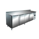 ShopDesChefs - Table réfrigérée  avec 4 portes et dosseret, modèle KYLJA GN 4200 TN.
