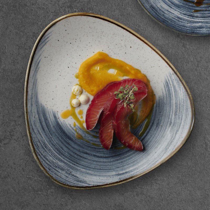 Assiette triangulaire Stonecast Accents myrtille, 229mm - Finedine