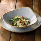 Assiette triangulaire en Stonecast Bleu Canard, 311 mm - Finedine