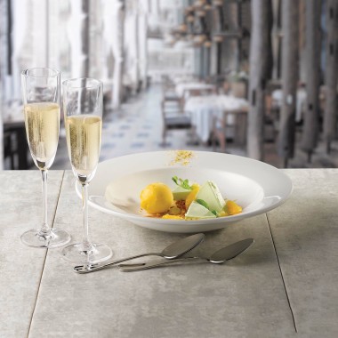 Assiette ovale blanche 14,25" / 360 mm - Finedine