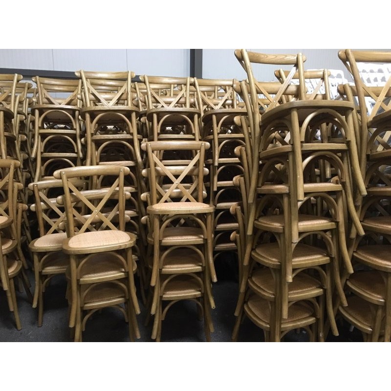 Chaises Bistrot dos croisé en bois vernis claire empilable - lot de 8 - Sinotec