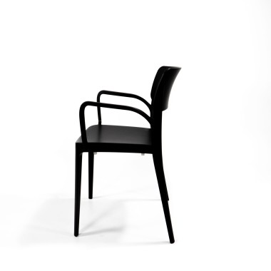 Veba - Wing chaise en plastique empilable avec accoudoirs Noir