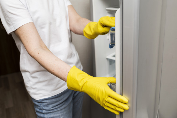 Comment nettoyer un réfrigérateur professionnel